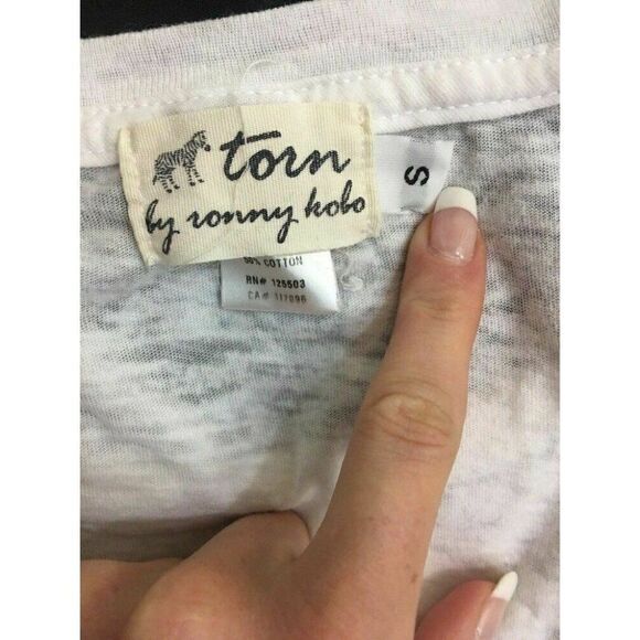 torn by ronny kobo Short Sleeve top T Shirt White Brown Leopard Print Small - Picture 7 of 8